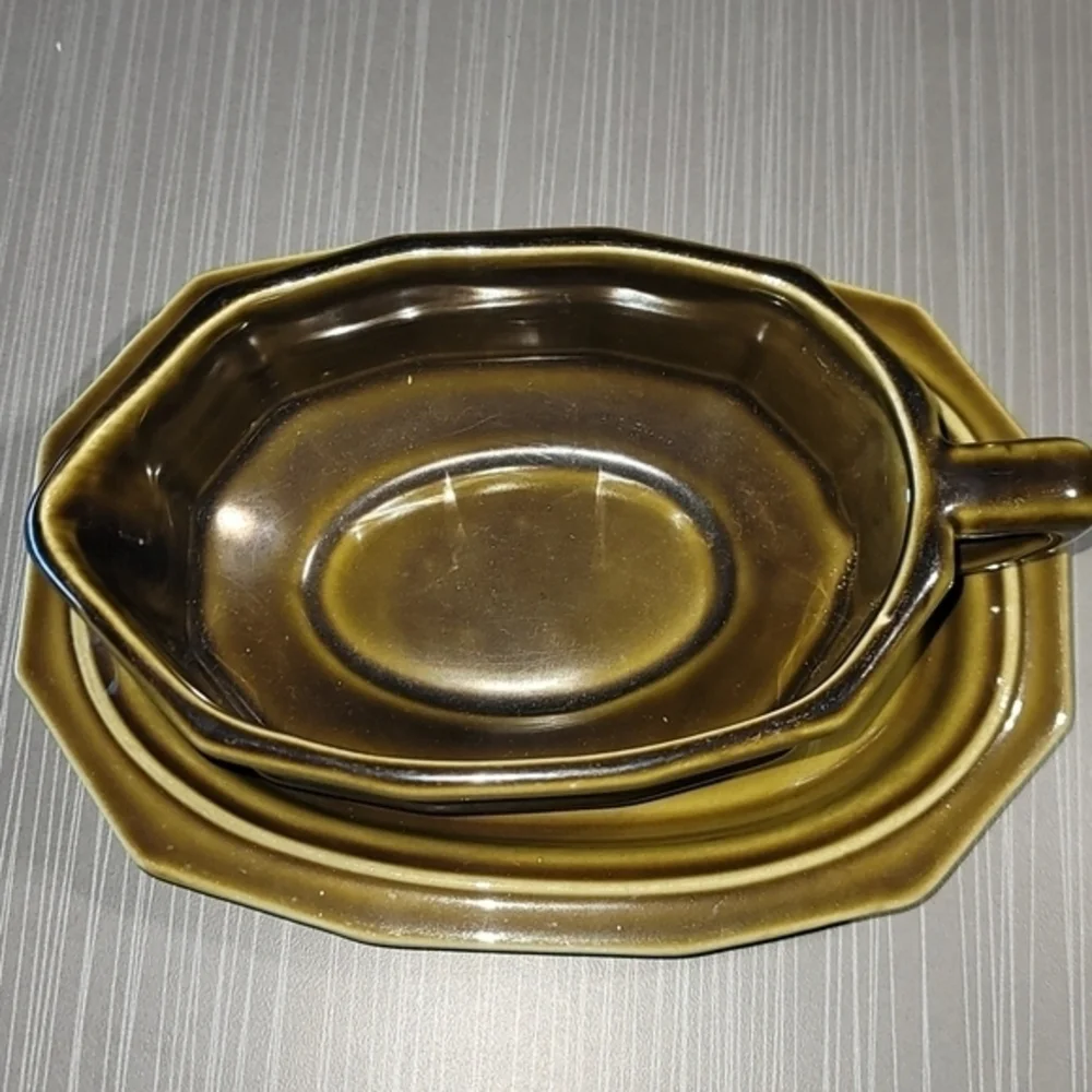 Vintage Pfaltzgraff Heritage‎ Green Gray Boat With Under Plate. Pristine Cond.